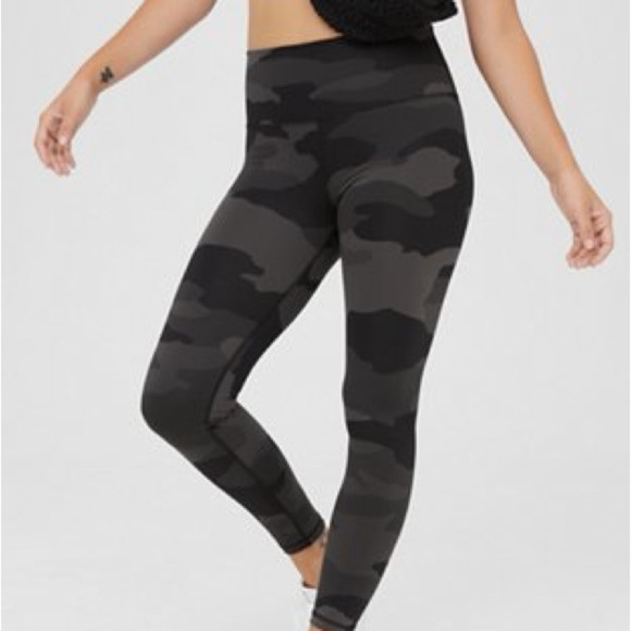 Offline by Aerie Black Camo High Waist Legging - Picture 2 of 5